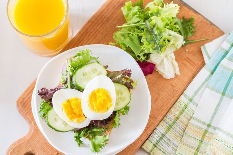 Salata od krastavca i kuvanih jaja